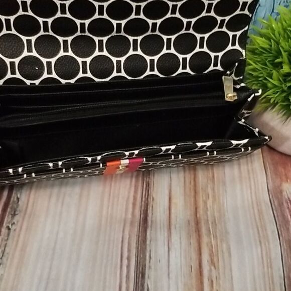 C. Wonder Geometric Print Wallet - Picture 7 of 10